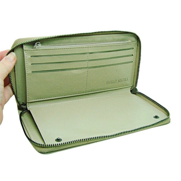 Badgley Mischka Vegan Leather Wallet Light Taupe Gray Color Full Zip Snap 8x4.5 - Picture 4 of 11